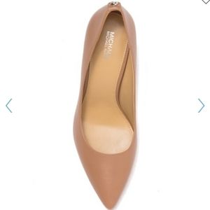 New Michael Kors MK mid FLEX natural nude tan pump